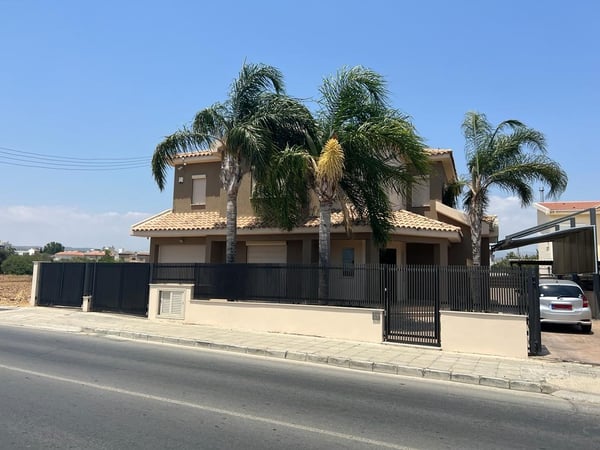 House in Panagia Evangelistria (Polemidhia) - view 1