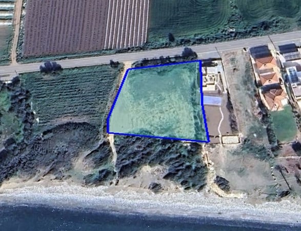 House in Maroni - view 1