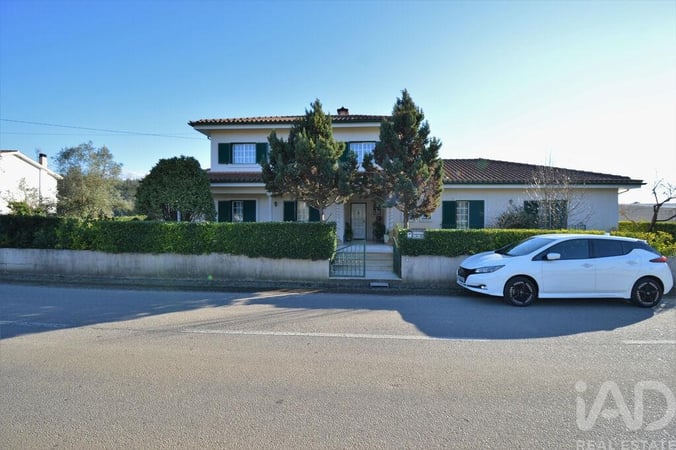 House in Foz de Arouce - view 1