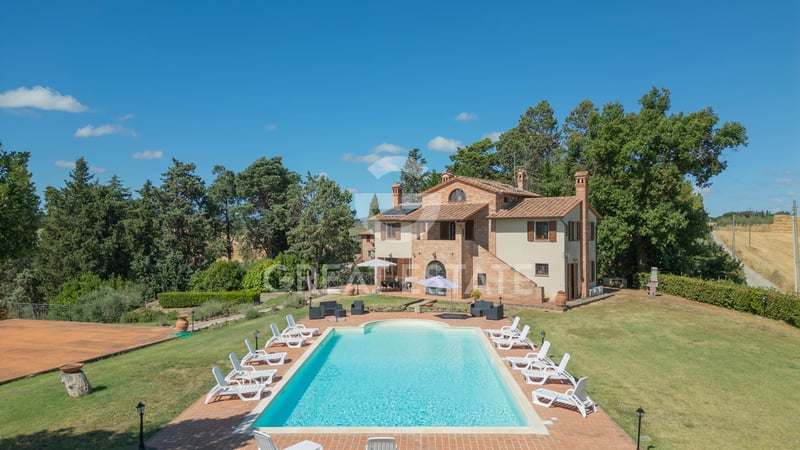 House in Castiglione del Lago - view 1