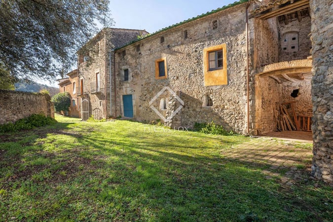 House in Girona - view 1