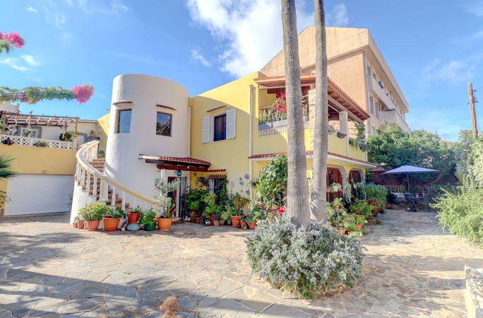 Apartment in Cala Fornells - view 1