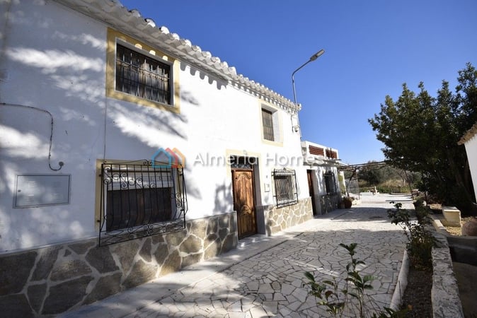 House in Arboleas - view 1