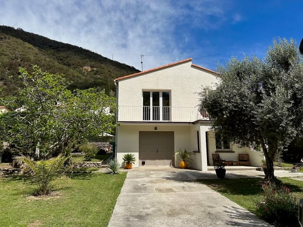 House in Arles - view 1