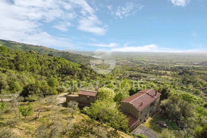 House in Cortona - view 1
