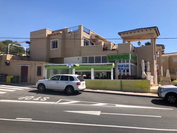 Villa in Alicante - view 1