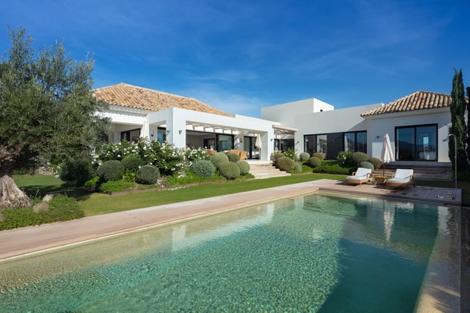 Villa in Nueva Andalucia - view 1