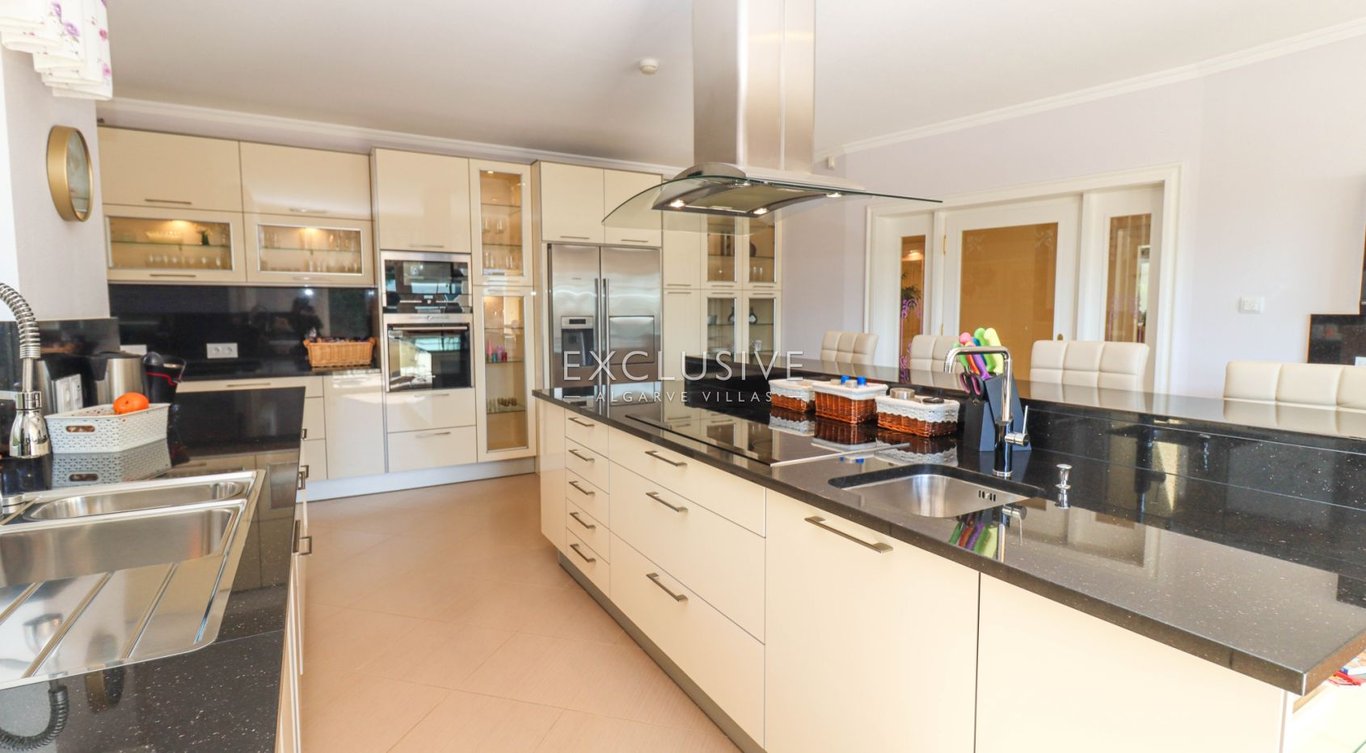 House in Albufeira - Image 4