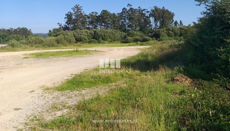 House in Macieira da Maia - view 1