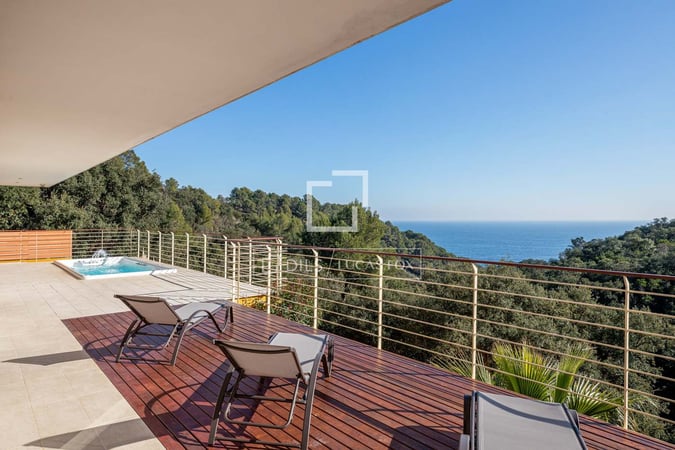 House in Girona - view 1