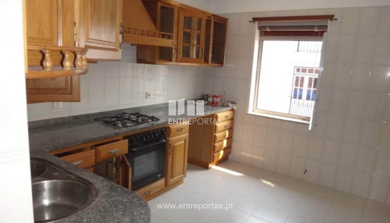 House in Viana do Castelo - Image 3