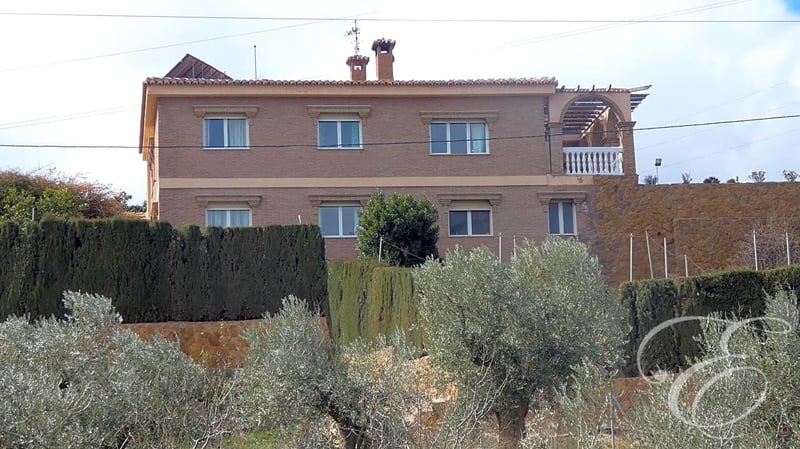 Villa in Granada - view 1