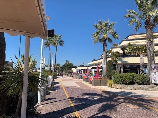 Apartment in Saint-Laurent-du-Var - view 1