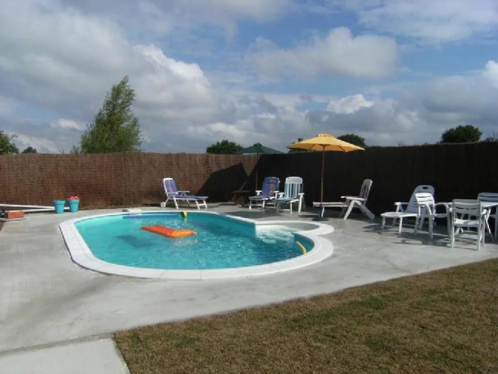 House in Deux-Sevres - Image 2