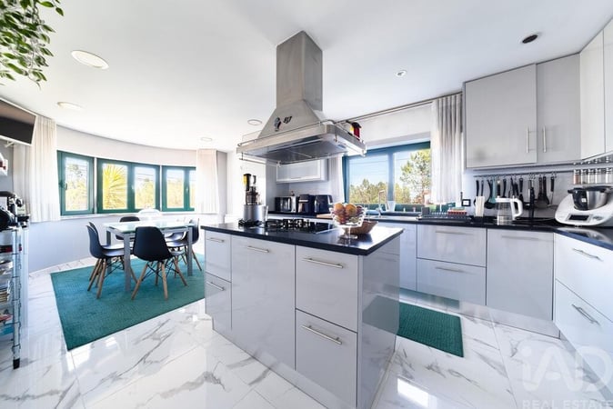 House in Serra do Bouro - view 1