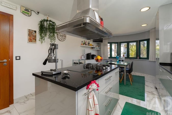 House in Serra do Bouro - view 1