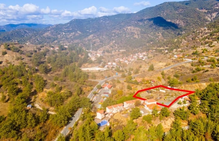 House in Kato Platres - view 1