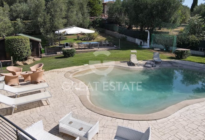 House in Suvereto - view 1