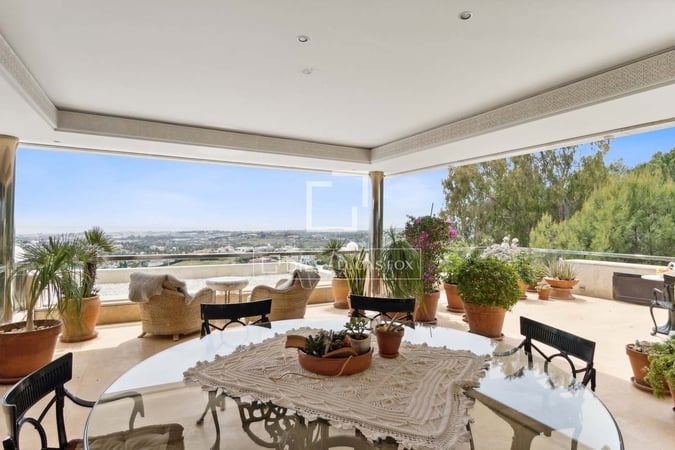 Apartment in Marbella Del Este - view 1