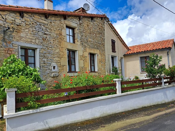 House in Jousse - view 1
