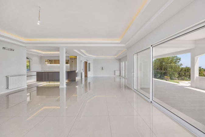 Villa in Estoi - view 1