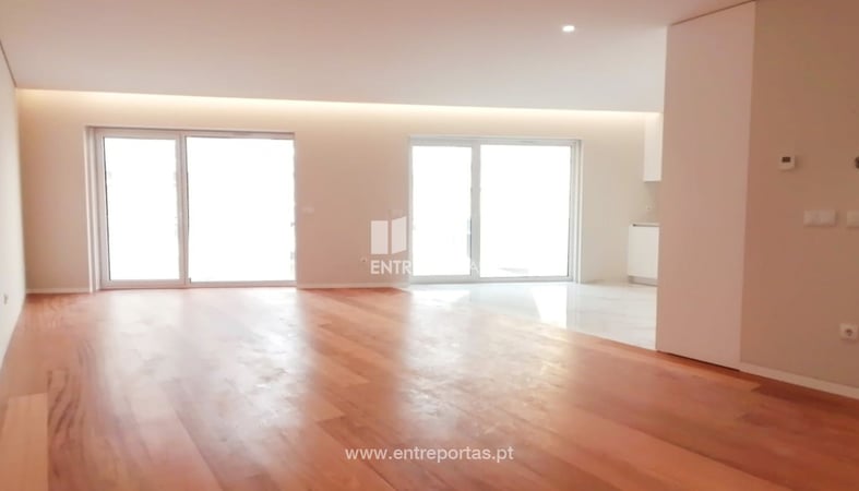 House in Povoa de Varzim - view 1