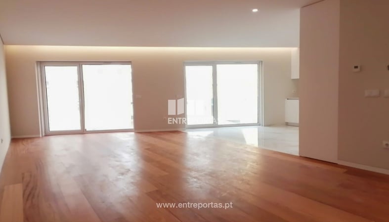 House in Povoa de Varzim - view 1