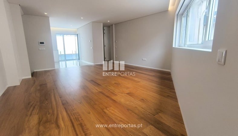 House in Povoa de Varzim - view 1