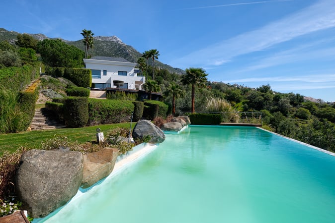 Villa in Istan - view 1