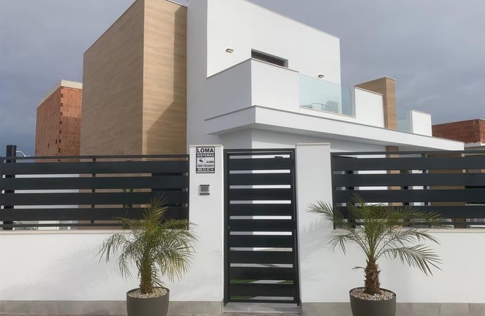 Villa in Roldan - view 1