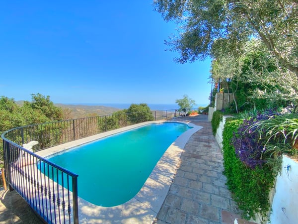 House in Moclinejo - view 1