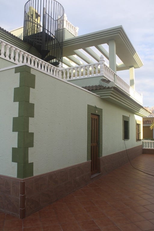 Villa in Punta Prima - Image 4