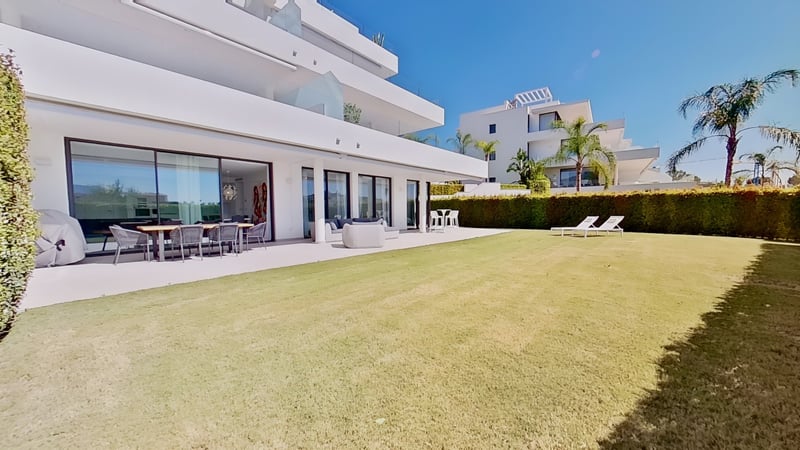 House in Estepona - view 1