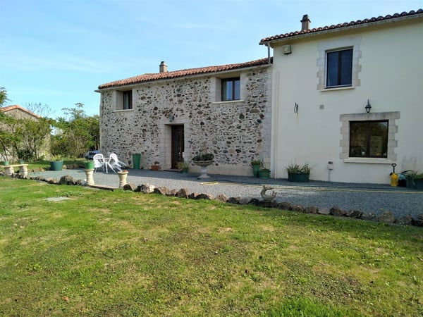 House in Moncoutant - view 1