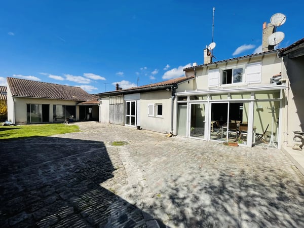 House in Barbezieux-Saint-Hilaire - view 1