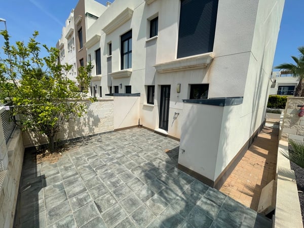 Villa in La Zenia - view 1