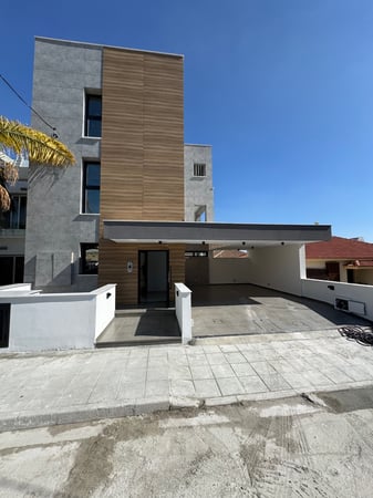 House in Ayios Athanasios (quarter) - view 1