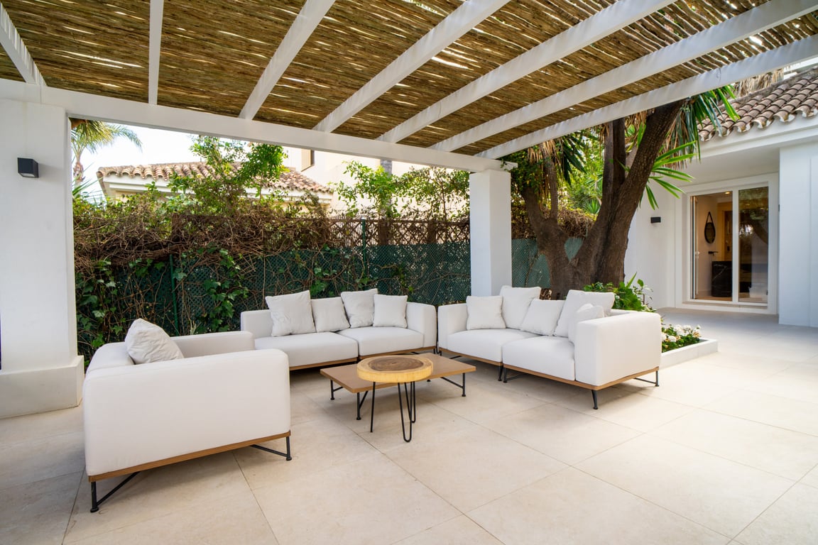 Villa in Nueva Andalucia - Image 3