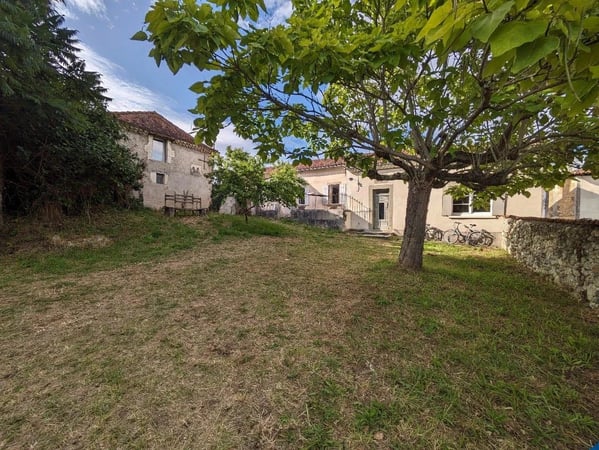 House in Aubeterre-sur-Dronne - view 1