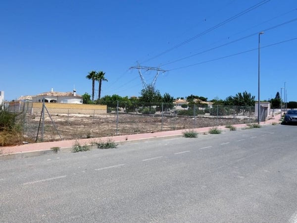 House in Alicante - view 1