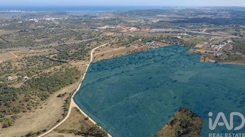 Land in Mexilhoeira Grande - view 1