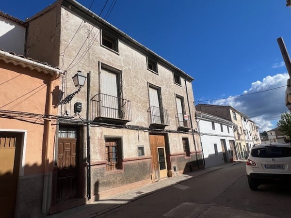 House in Ayora - view 1