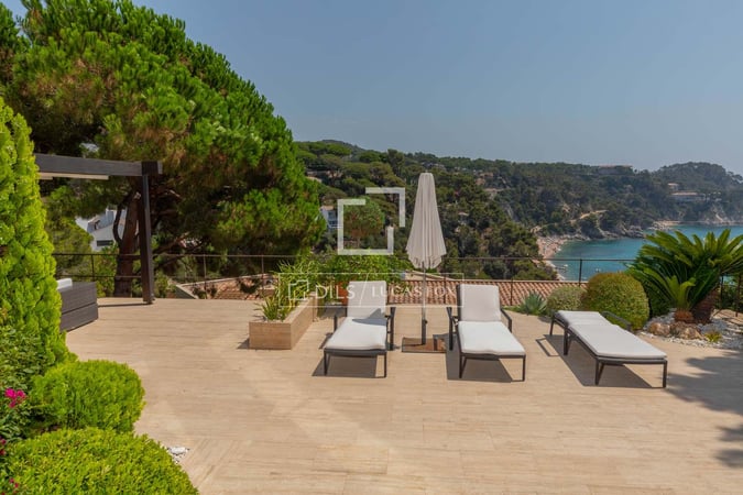 House in Girona - view 1