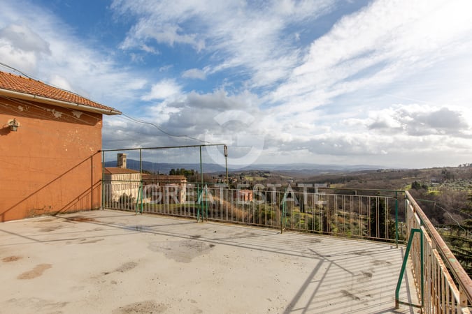 House in Piazze - view 1