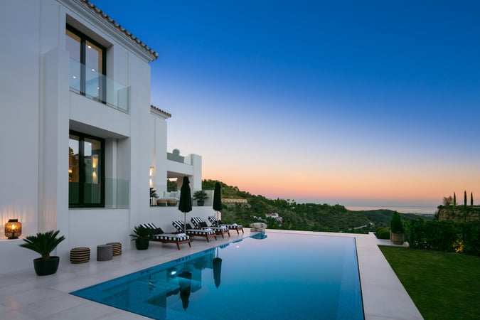 Villa in Benahavis - view 1