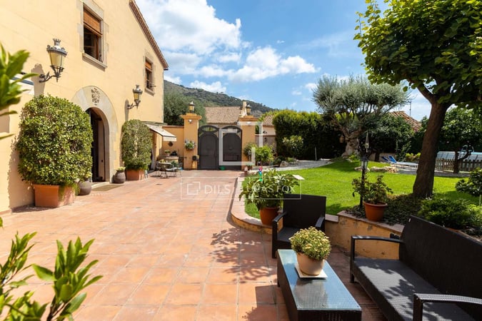 House in Teia - view 1