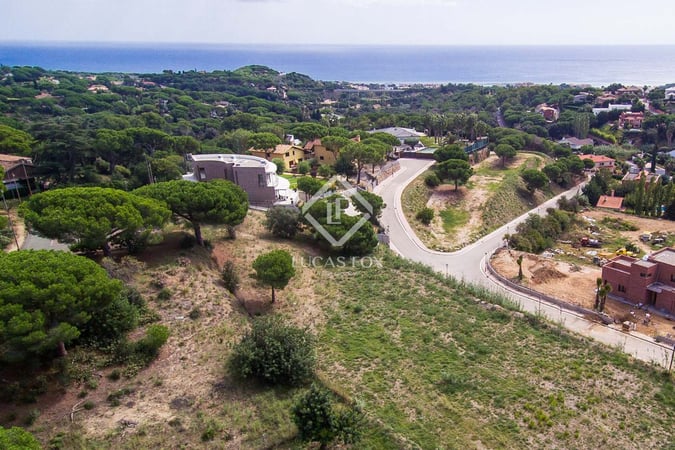 Land in Barcelona - view 1