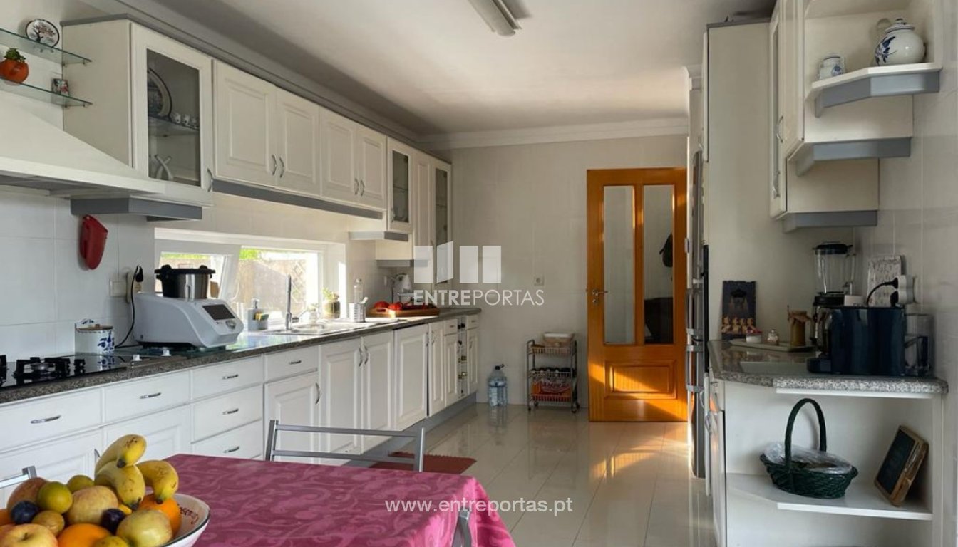 House in Viana do Castelo - Image 2