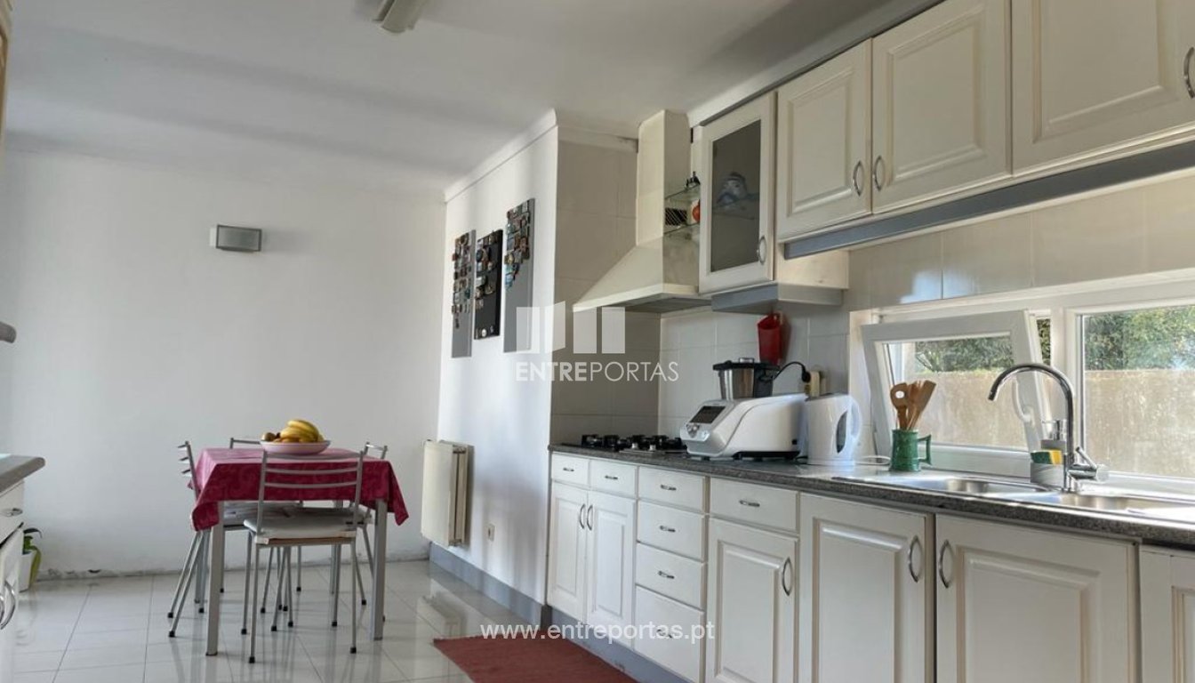 House in Viana do Castelo - Image 3