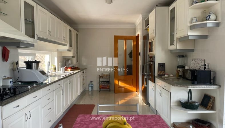 House in Viana do Castelo - view 1